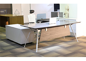 鋼腳架領(lǐng)導(dǎo)班臺(tái)